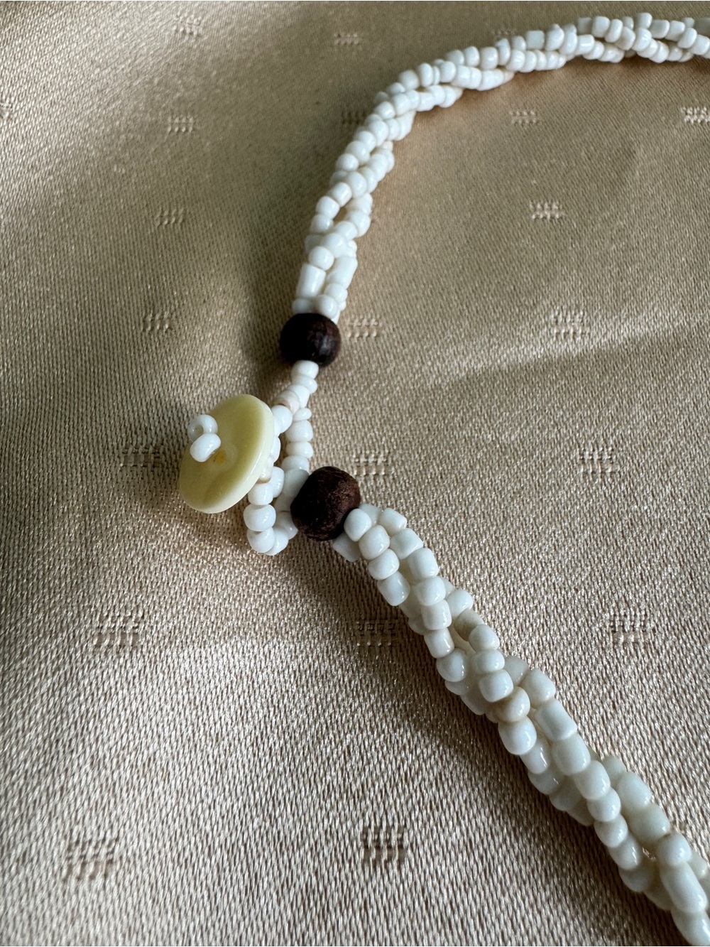 Handmade Cream Seedbeads Necklace with Mother of Pearl Abalone Pendant - Picture 5 of 6